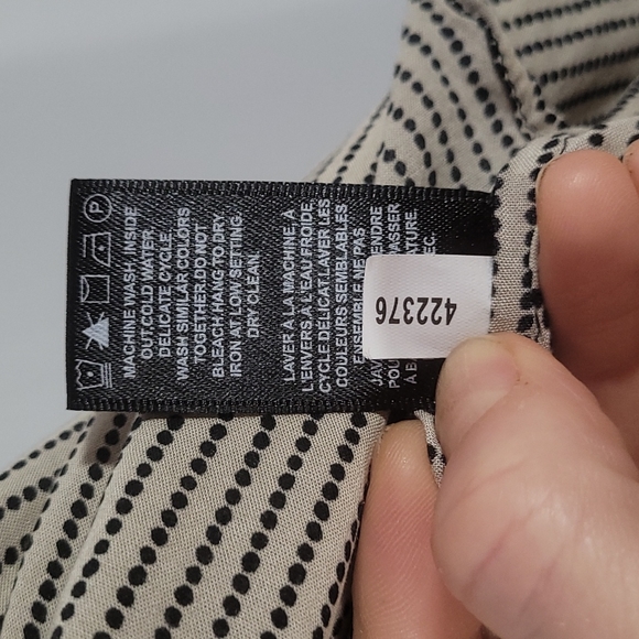 Camber & Grace Featherlight Hi-lo Sleeveless Pocket Blouse, S - Picture 6 of 6